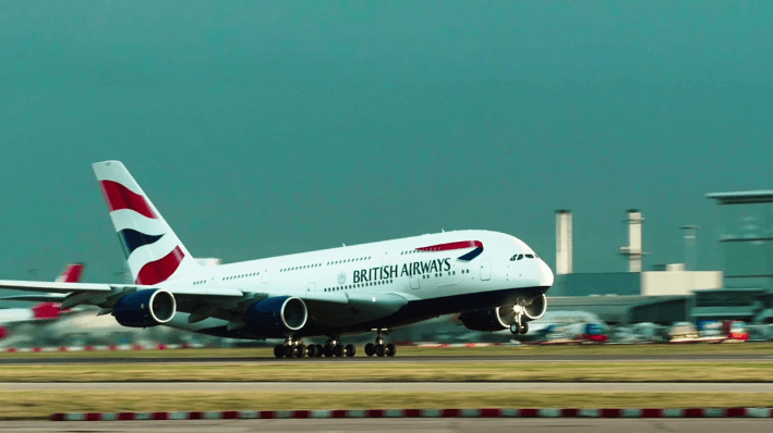 Snímek obrazovky s videem British Airways